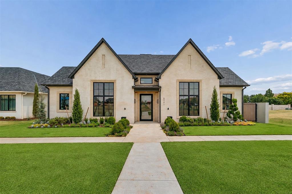5701 Promenade Square