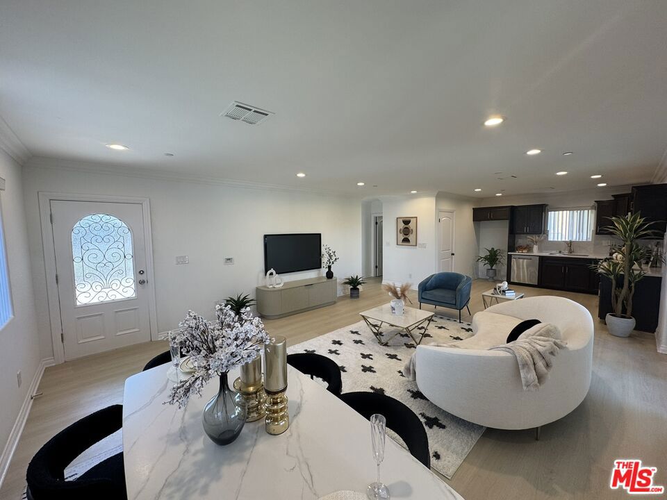 3917 Dwiggins Street