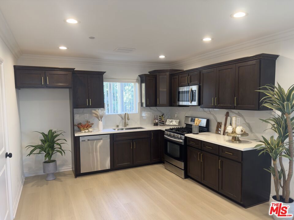 3917 Dwiggins Street