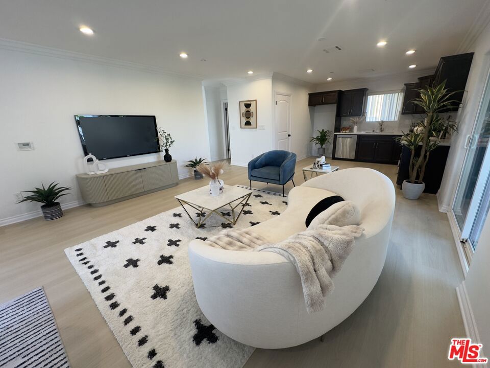 3917 Dwiggins Street