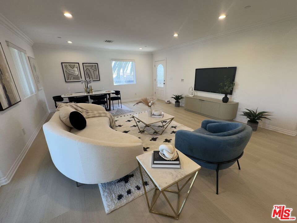 3917 Dwiggins Street