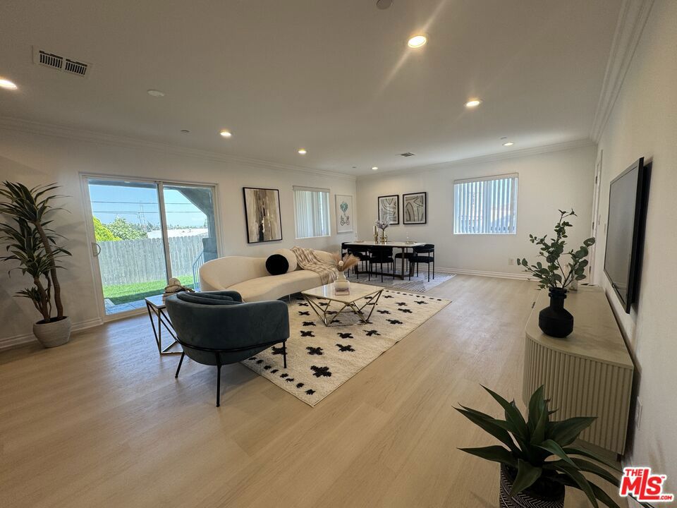 3917 Dwiggins Street