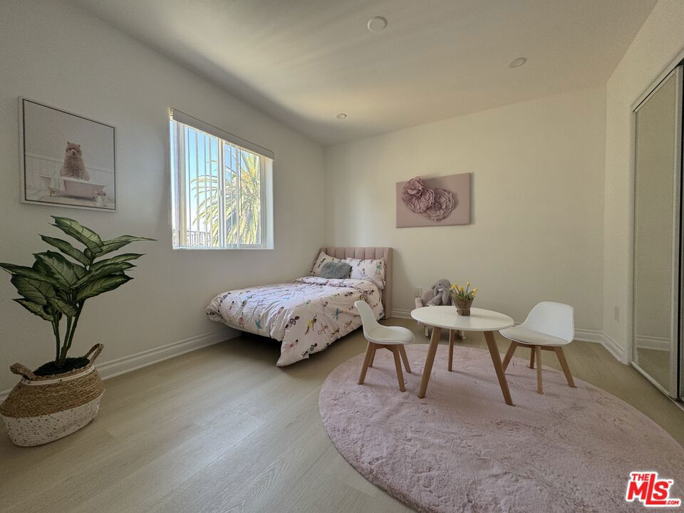 3917 Dwiggins Street