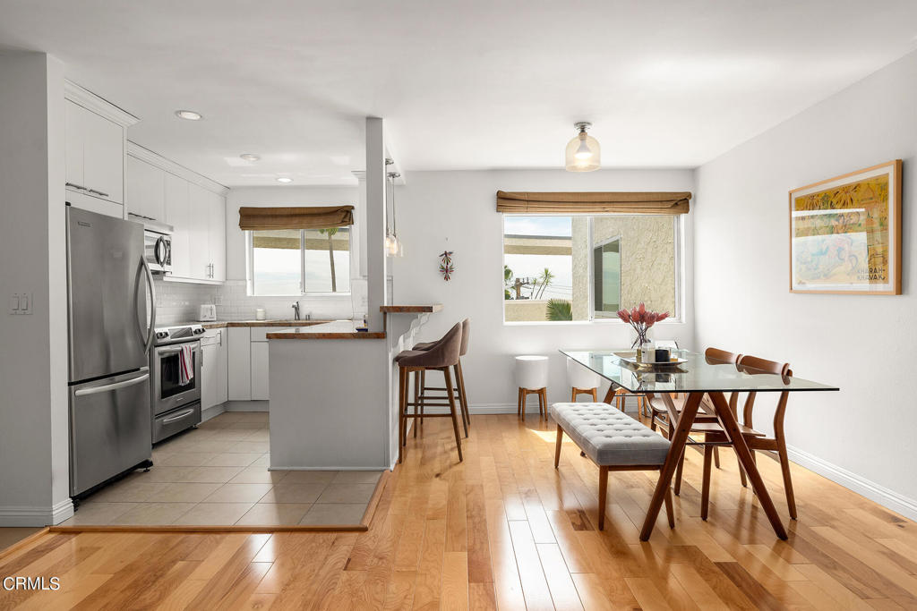 8400 De Longpre Avenue 406