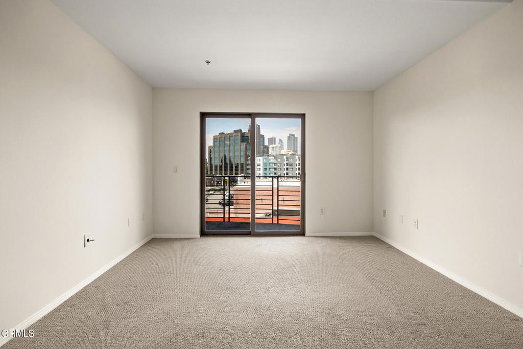 100 S Alameda Street 476