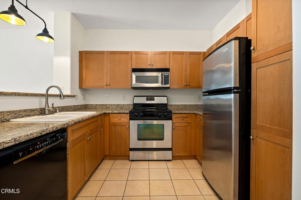 100 S Alameda Street 476