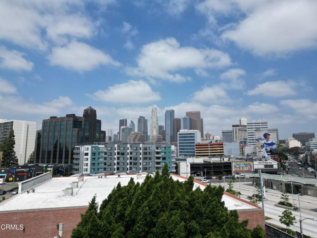 100 S Alameda Street 476