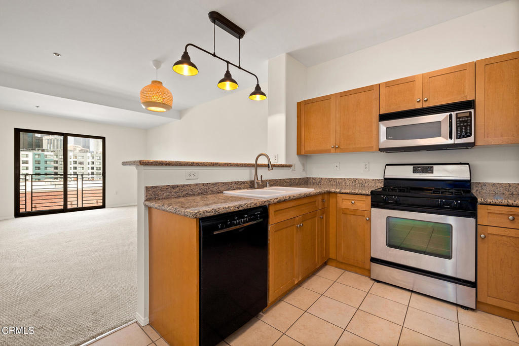 100 S Alameda Street 476