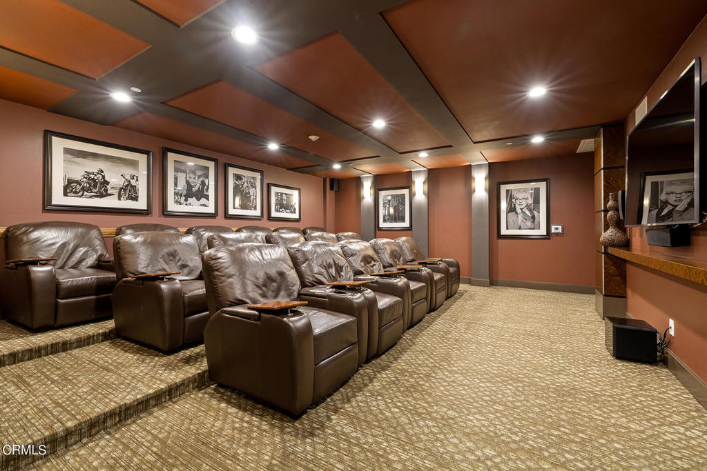 100 S Alameda Street 476