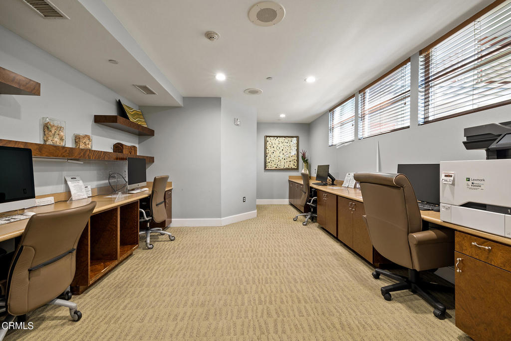 100 S Alameda Street 476