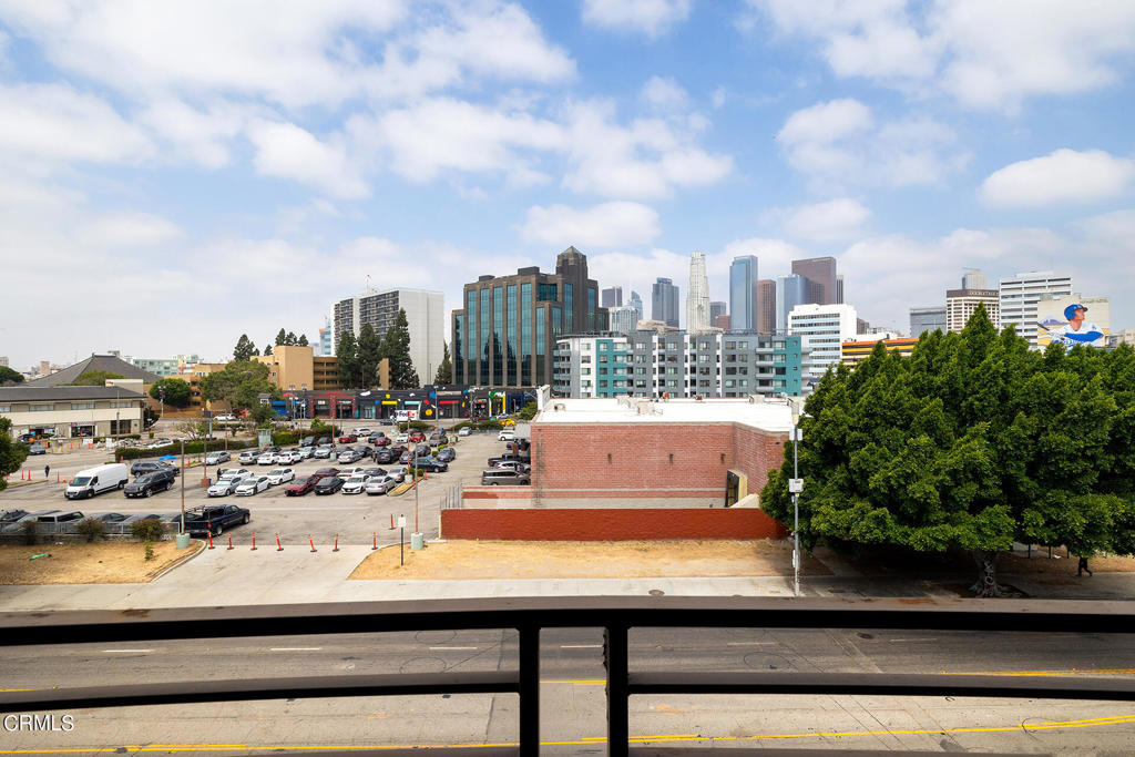 100 S Alameda Street 476