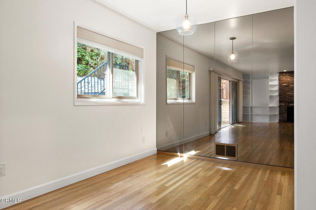 2525 Lake View Ave Avenue