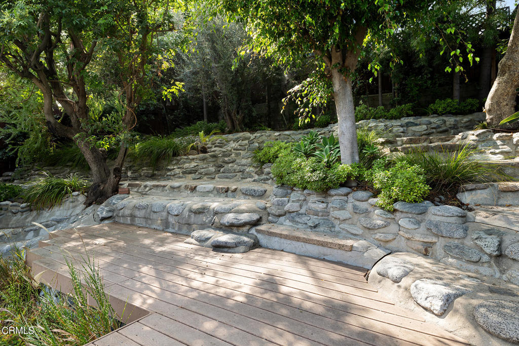 2525 Lake View Ave Avenue