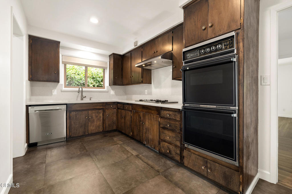 2525 Lake View Ave Avenue