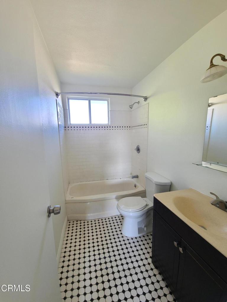 2035 Hancock Street 1