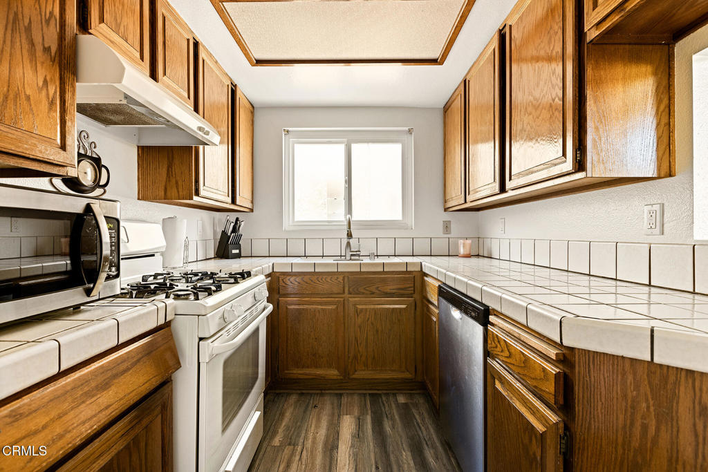 1014 S marengo Avenue 3