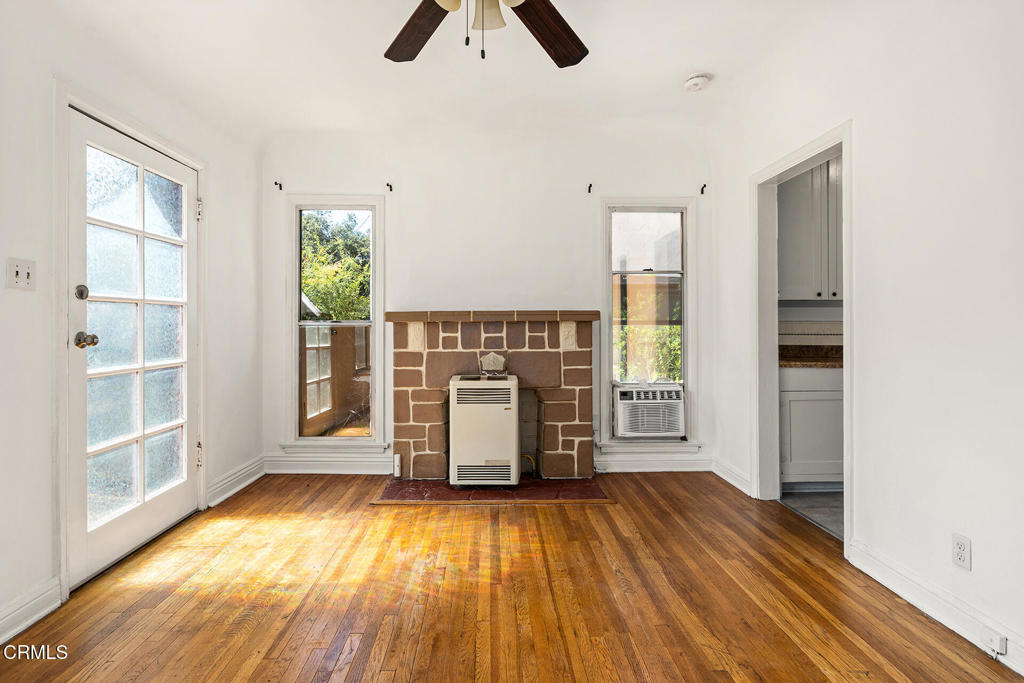 6910 N Figueroa Street