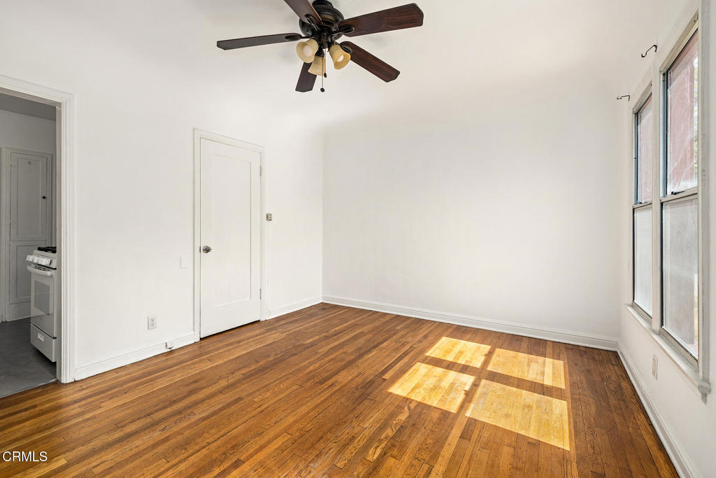 6910 N Figueroa Street