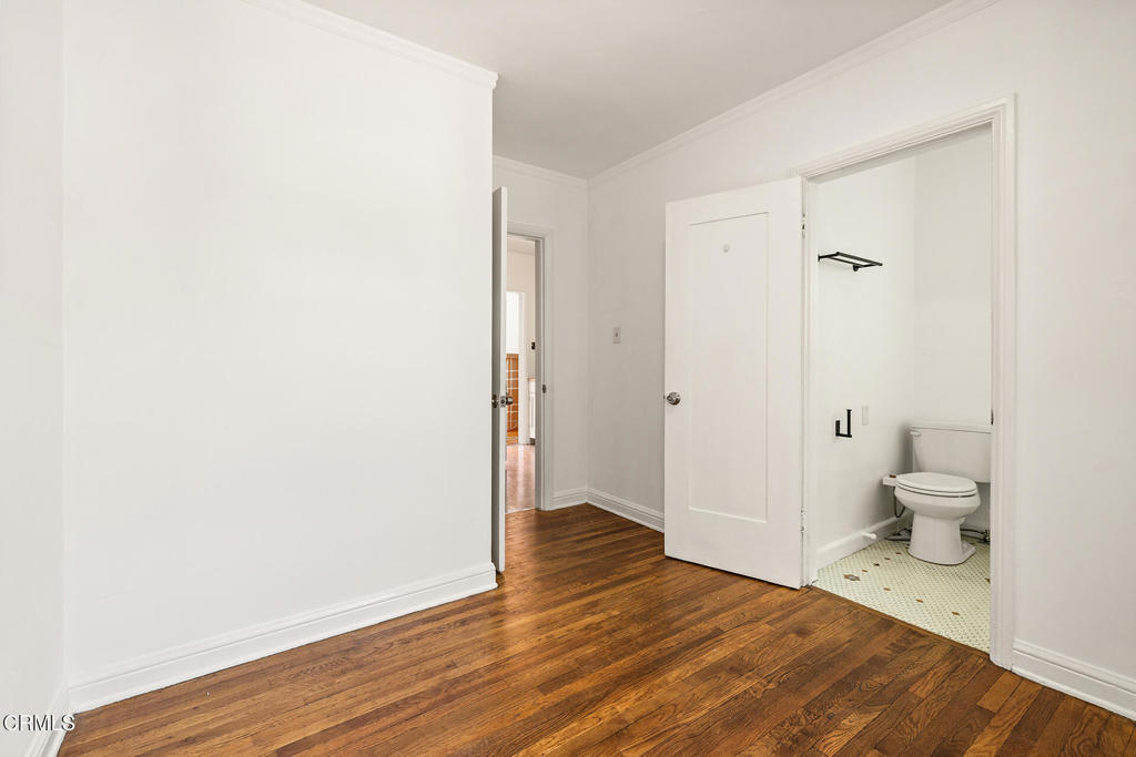 6910 N Figueroa Street