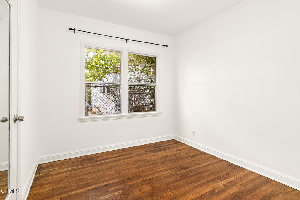 6910 N Figueroa Street