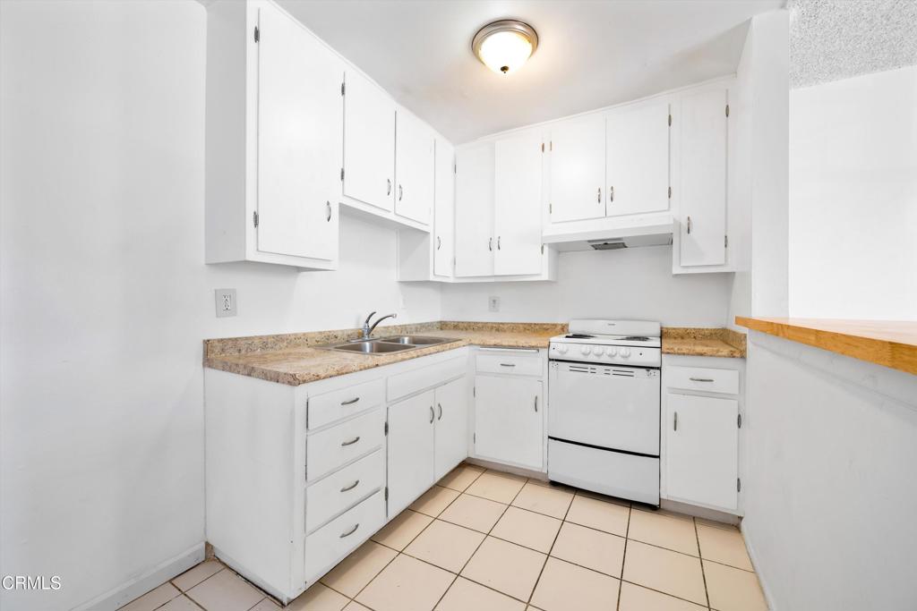 13040 Dronfield Avenue 3