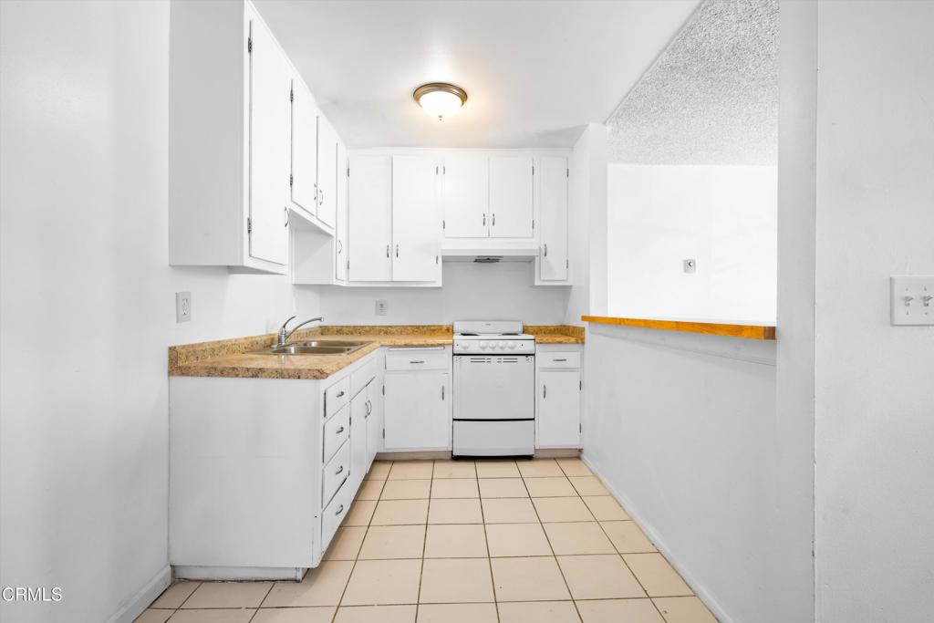 13040 Dronfield Avenue 3