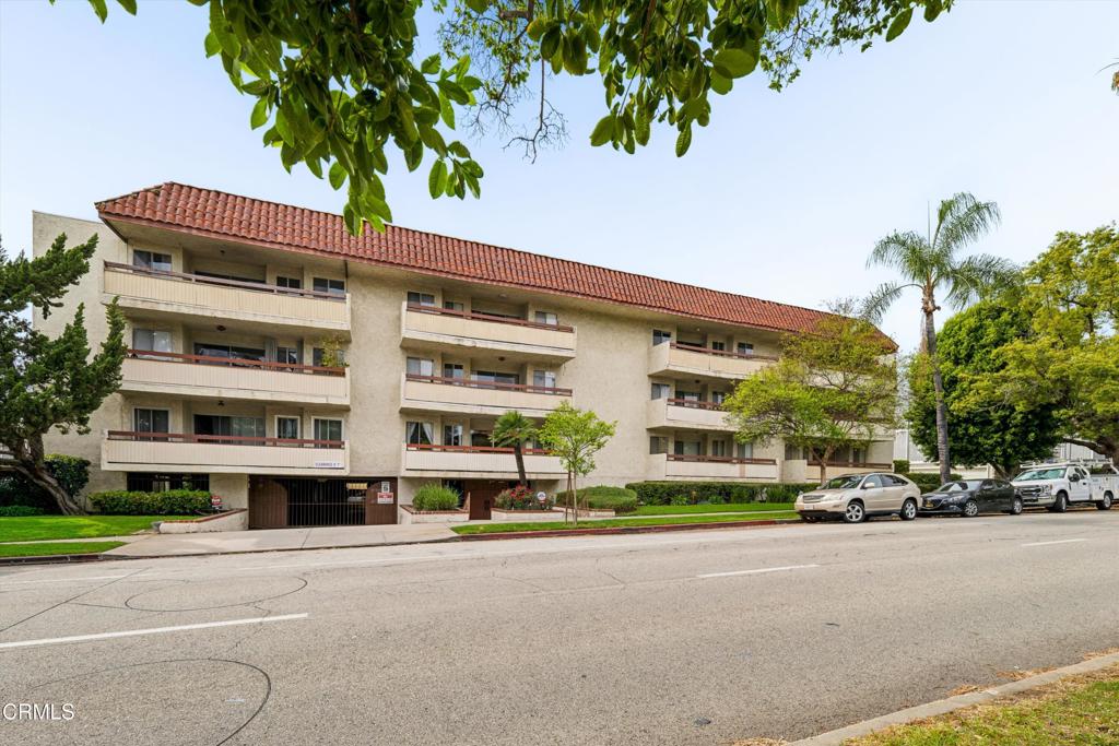 125 S Sierra Madre Boulevard 304