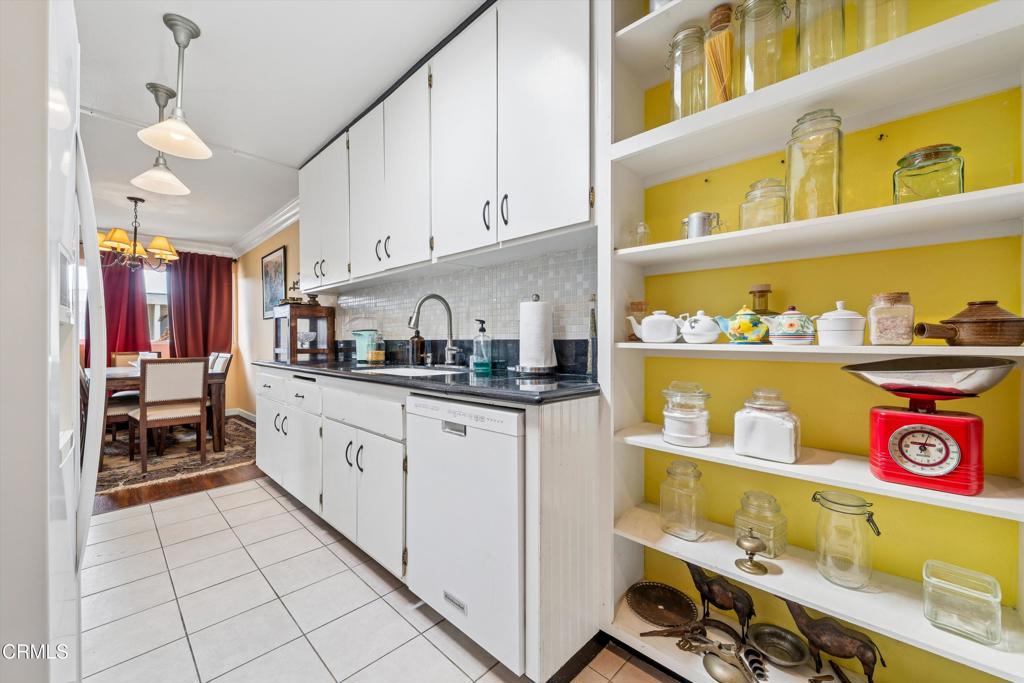 125 S Sierra Madre Boulevard 304