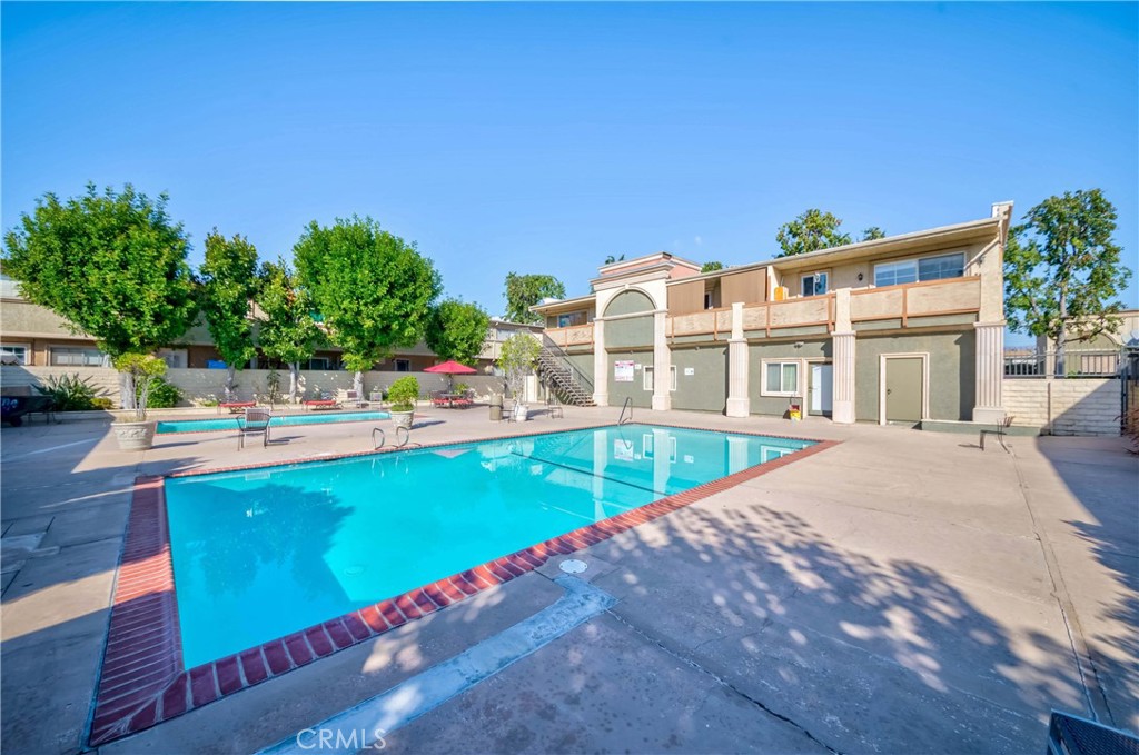 20246 Cohasset Street 6