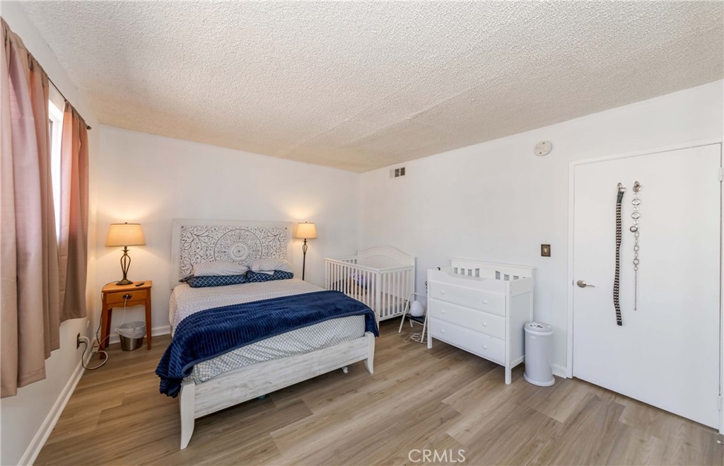 20246 Cohasset Street 6