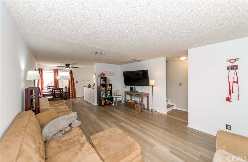 20246 Cohasset Street 6