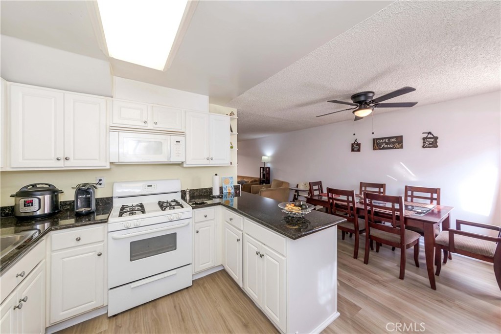 20246 Cohasset Street 6