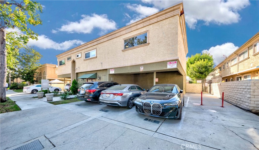 20246 Cohasset Street 6