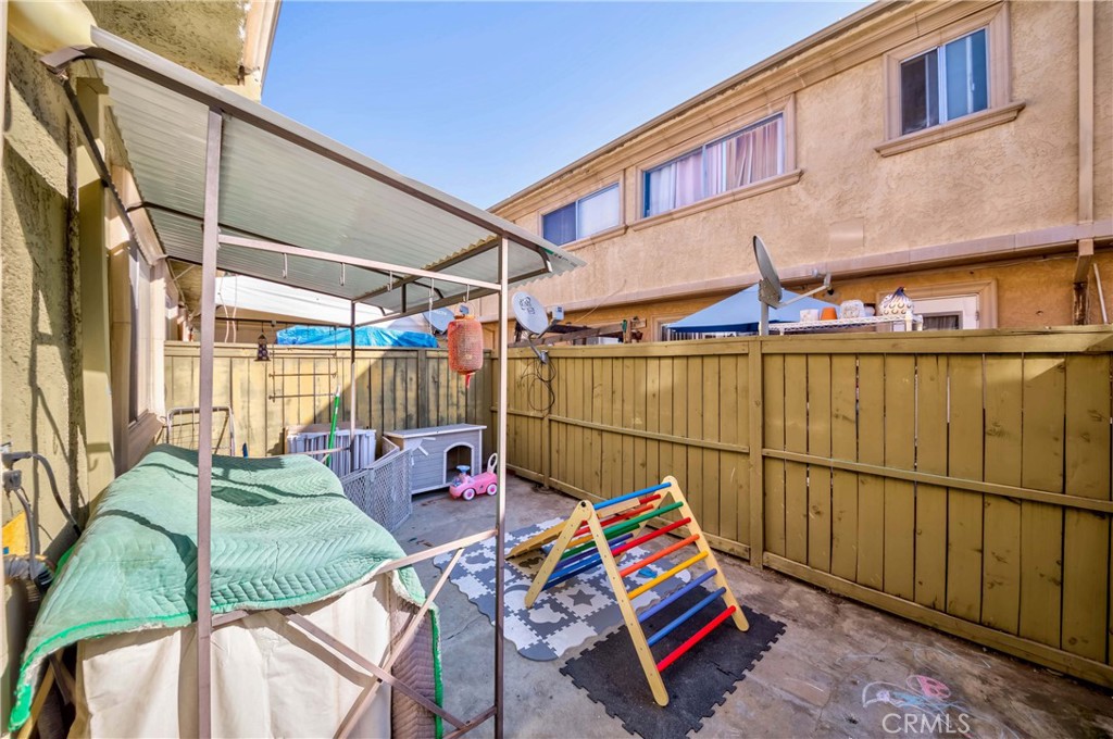 20246 Cohasset Street 6