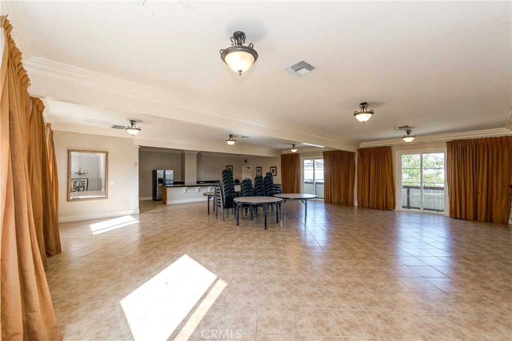 20246 Cohasset Street 6