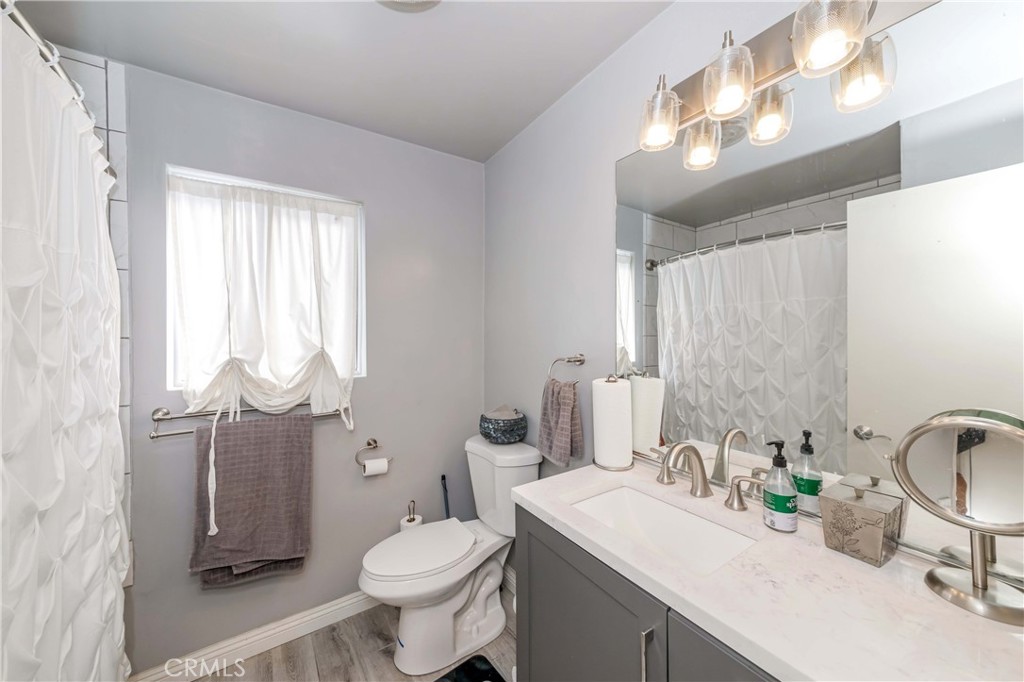 20246 Cohasset Street 6