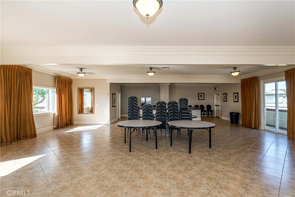 20246 Cohasset Street 6