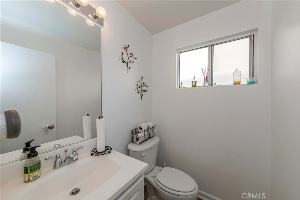 20246 Cohasset Street 6