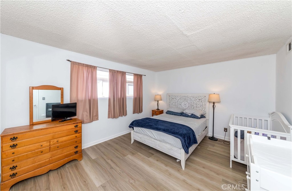 20246 Cohasset Street 6