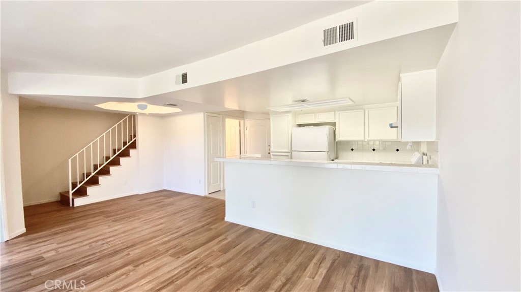 4760 Templeton Street 3219