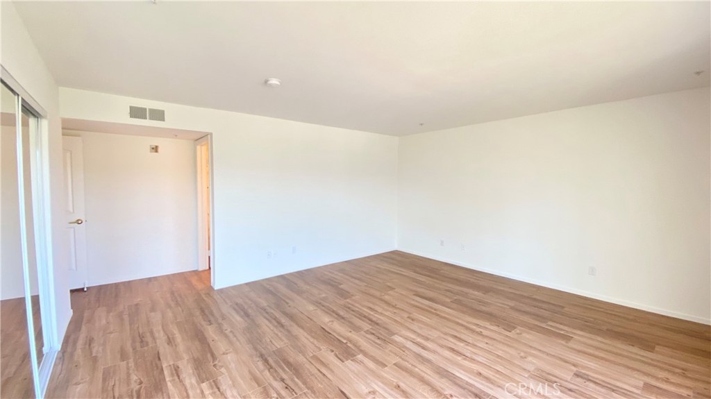 4760 Templeton Street 3219