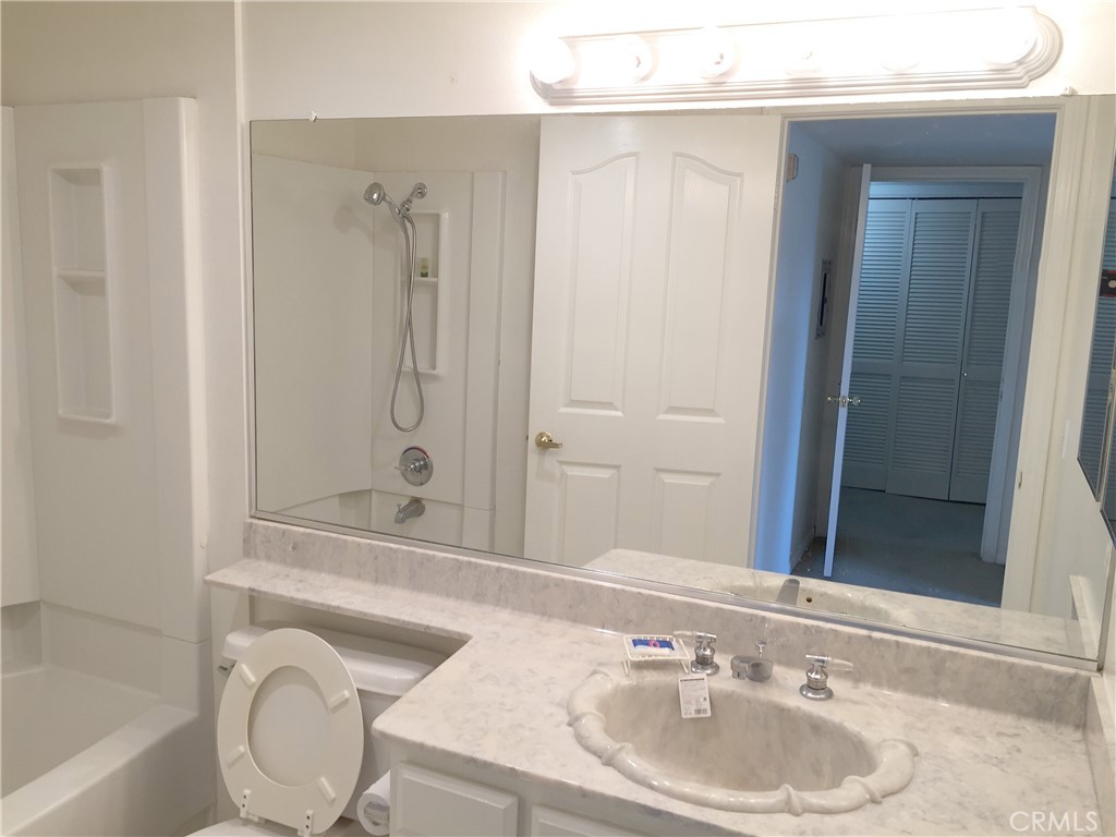 4760 Templeton Street 3219