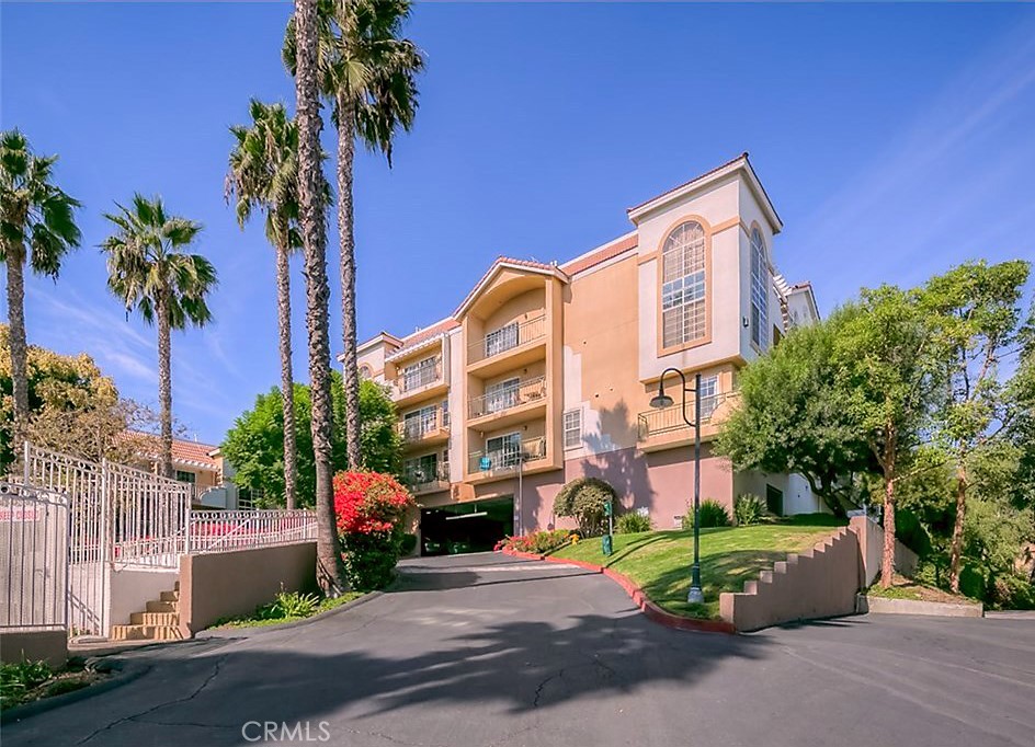 4760 Templeton Street 3219