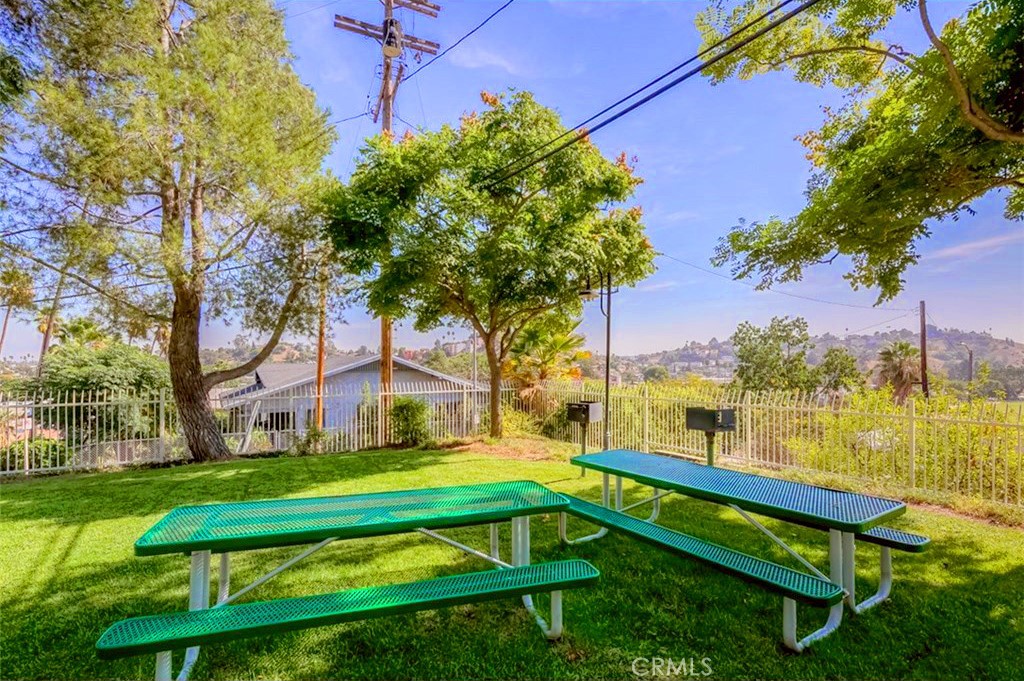 4760 Templeton Street 3219