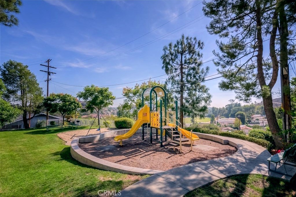 4760 Templeton Street 3219