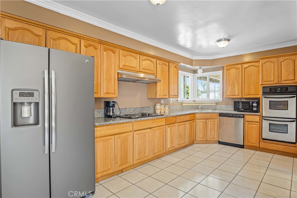 10145 Genesta Avenue