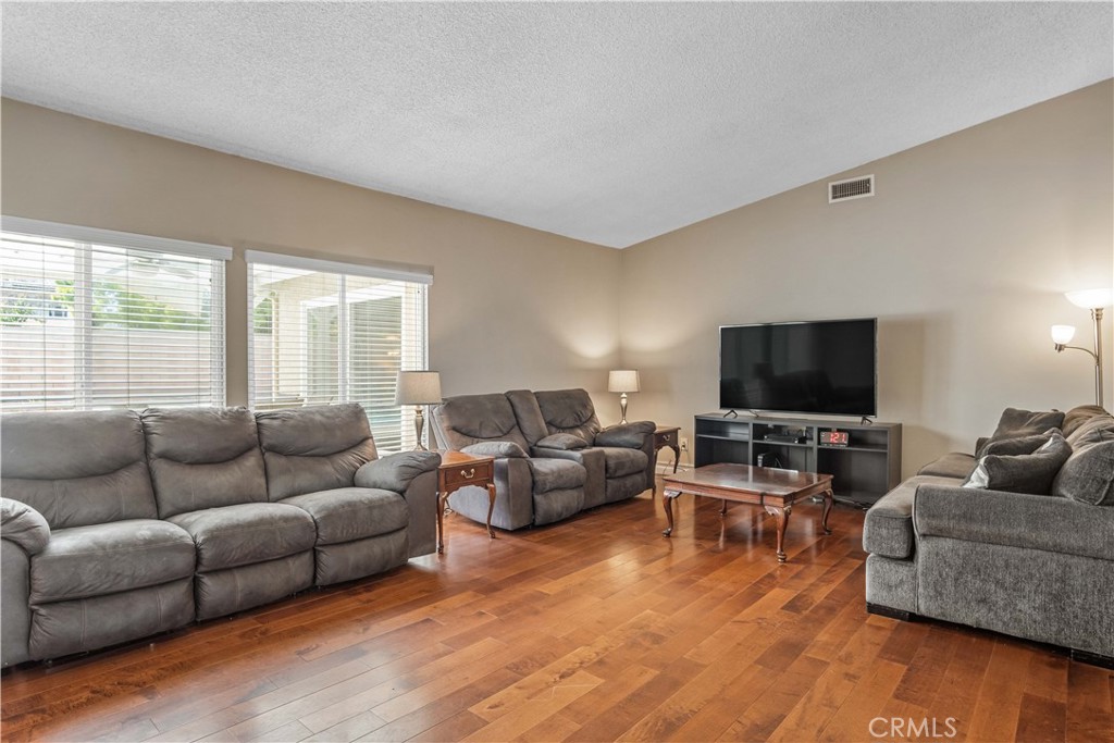 10145 Genesta Avenue