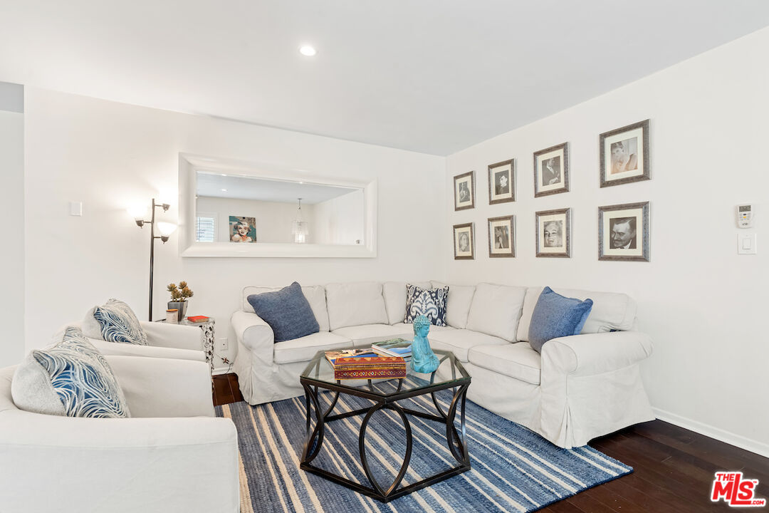425 Idaho Ave Unit: 4