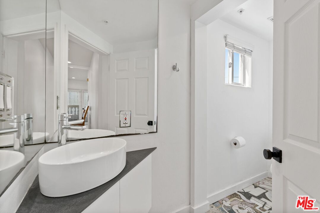 3854 Beethoven St Unit: 2