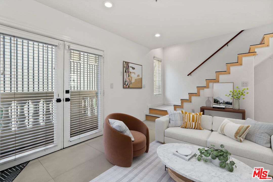 3854 Beethoven St Unit: 2